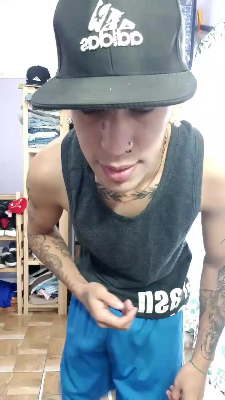 Alegoku1 on Cam4 