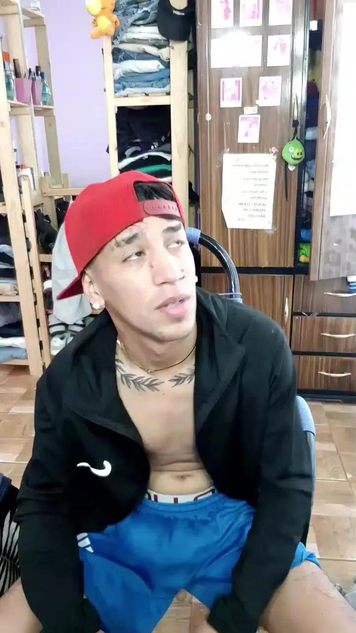 Alegoku1 on Cam4 