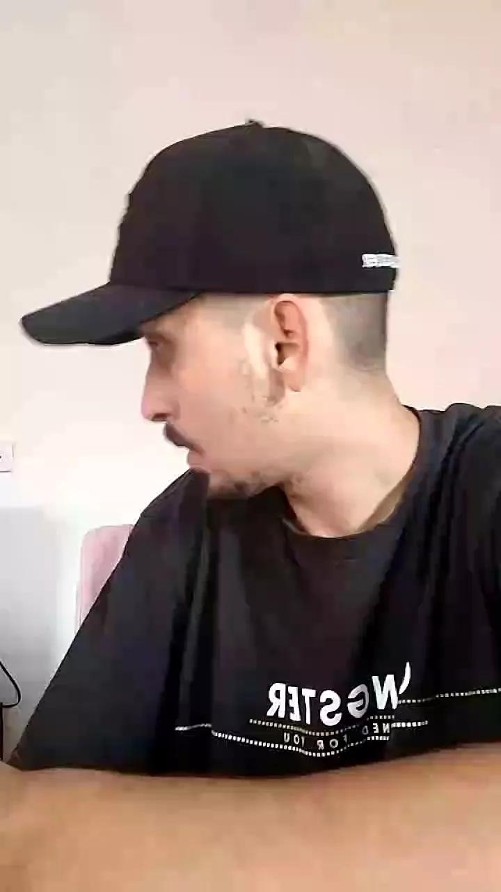 Alemaoroludo2 on Cam4 