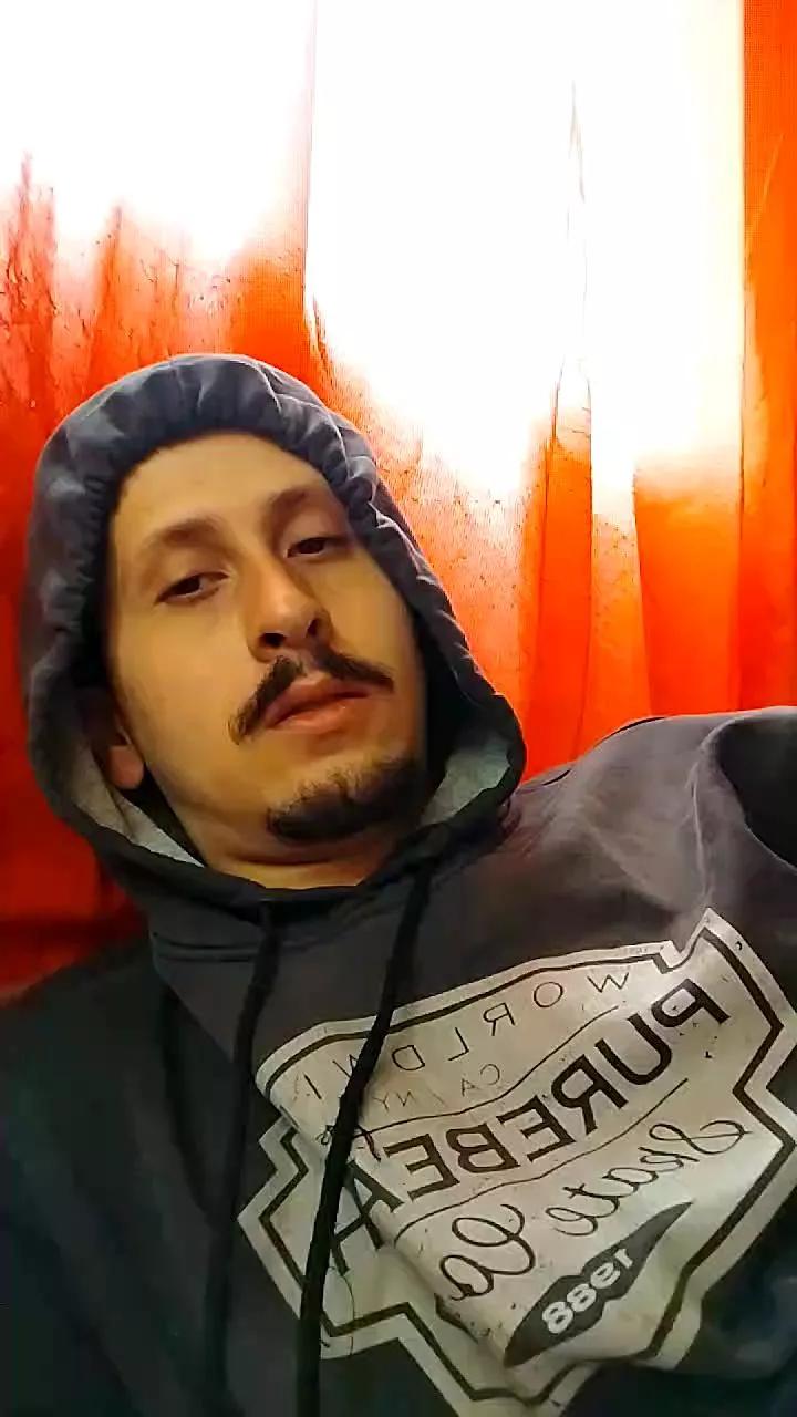 Alemaoroludo2 on Cam4 
