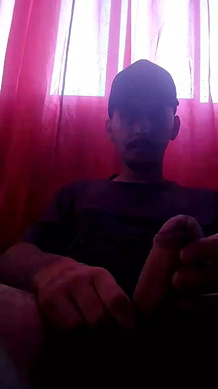 Alemaoroludo2 on Cam4 