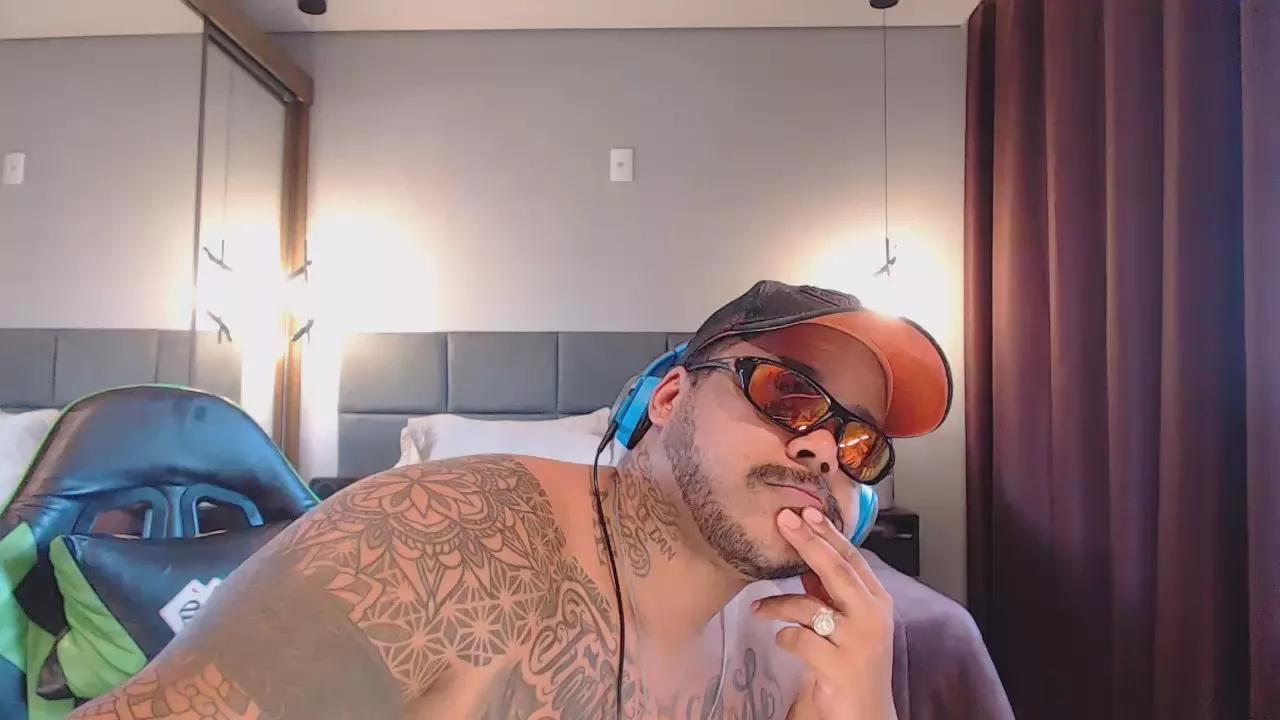 alexmonster2 on Cam4 