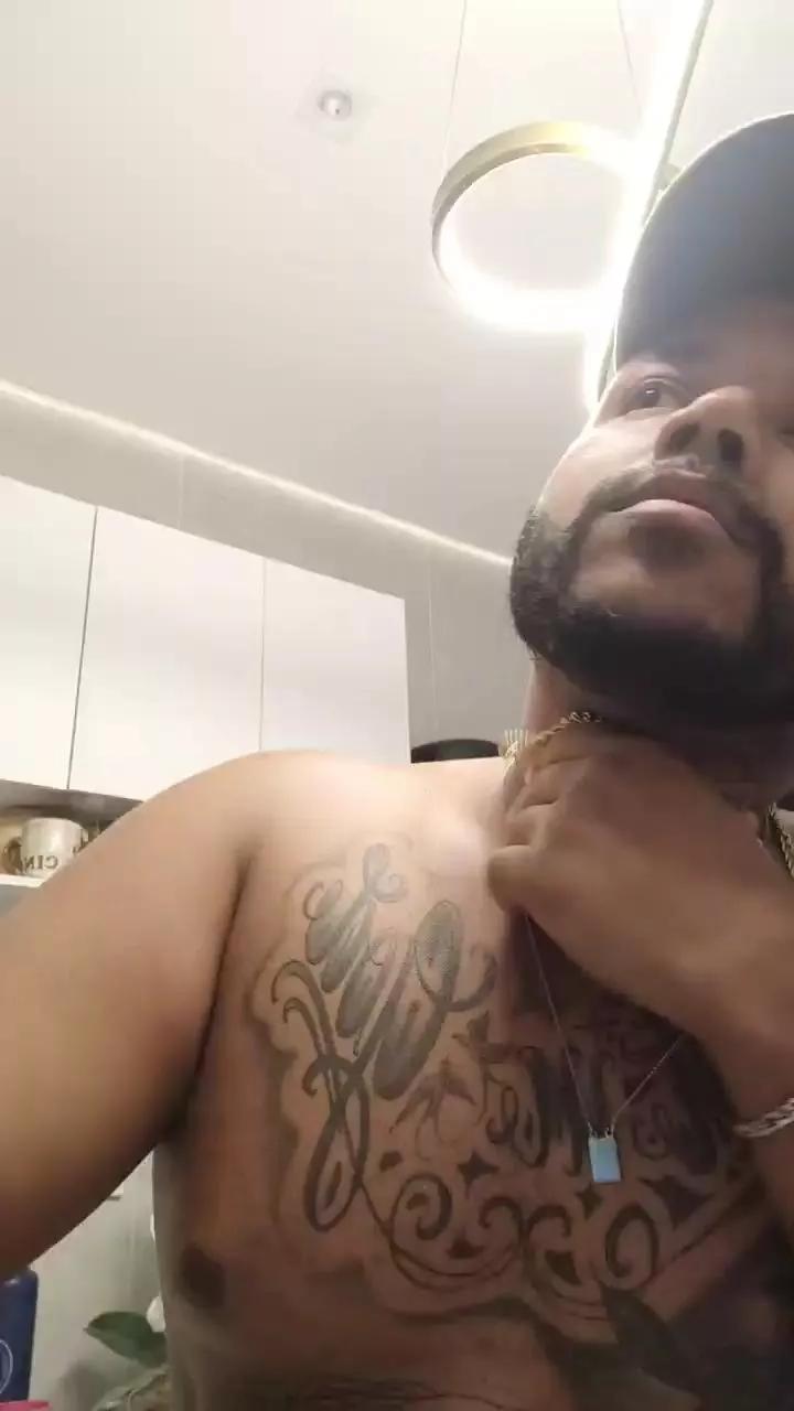 alexmonster2 on Cam4 
