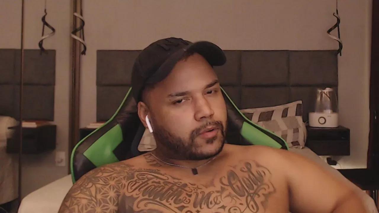 alexmonster2 on Cam4 