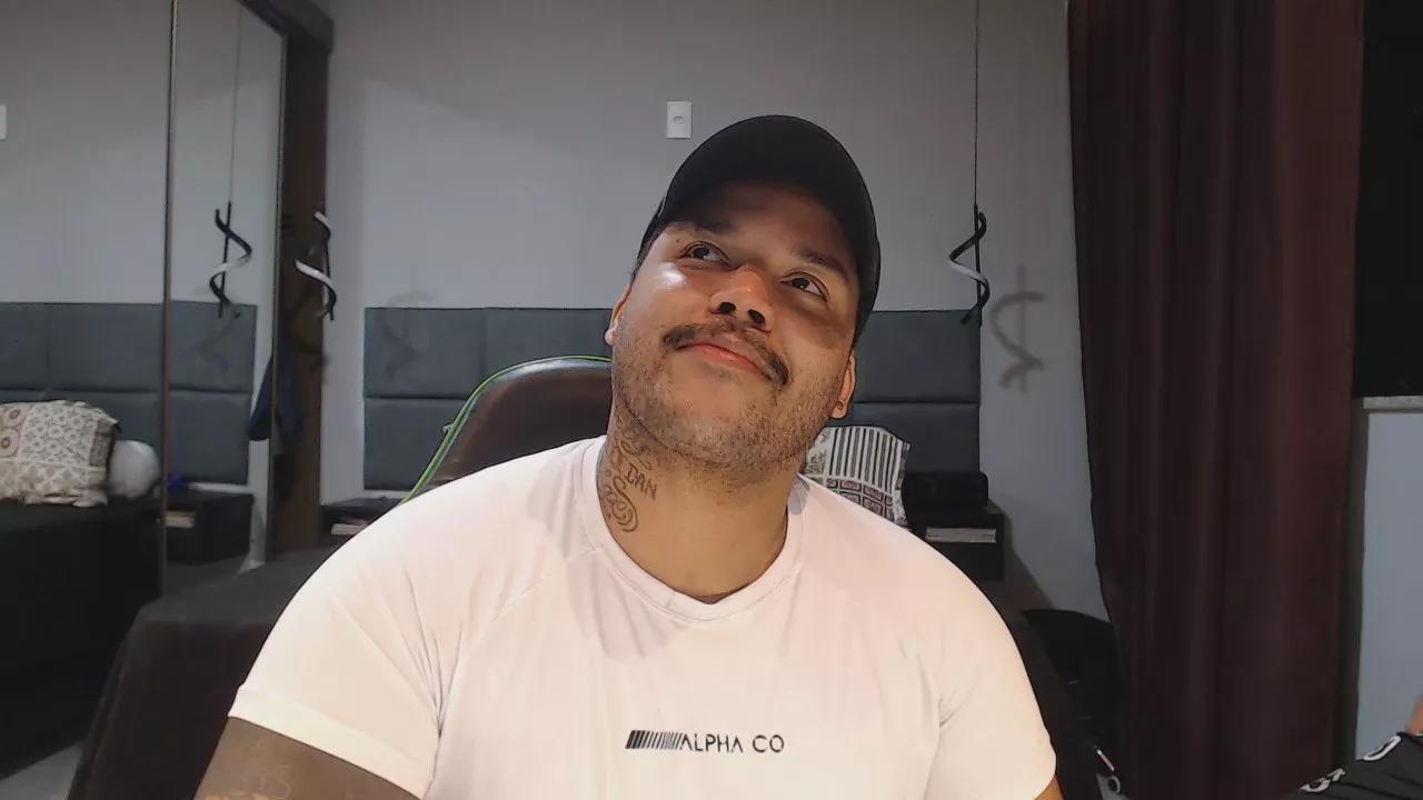 alexmonster2 on Cam4 