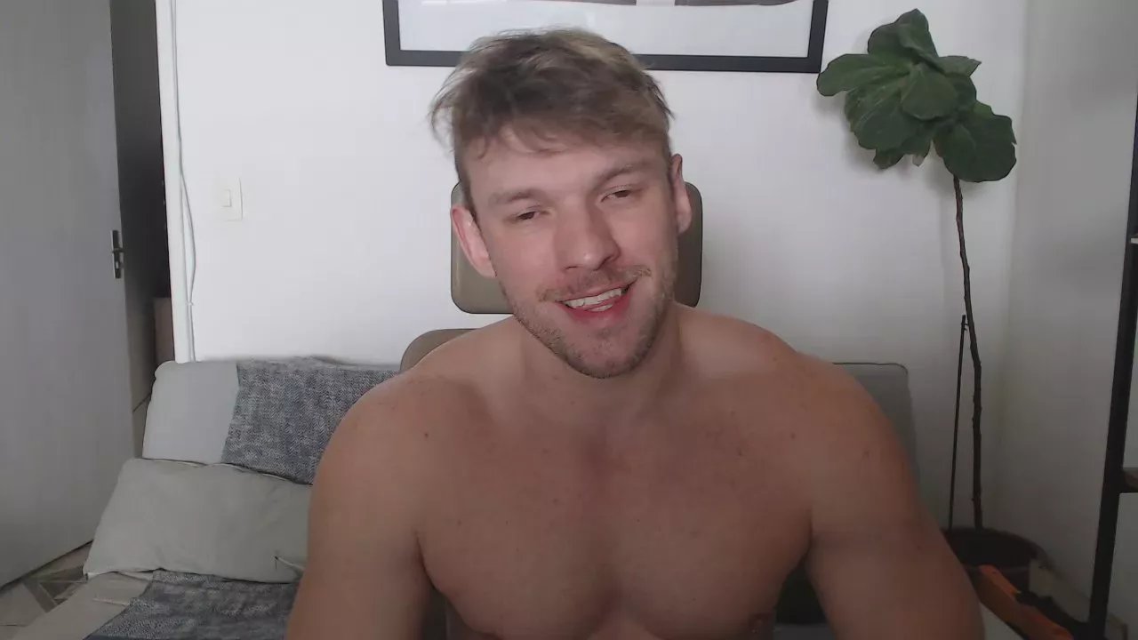 Offline Alexthick on Cam4