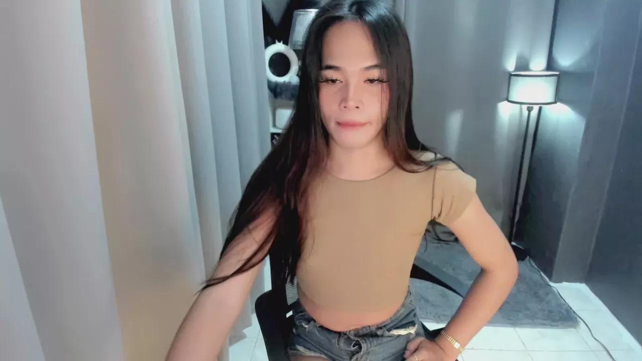 alodia_cums on Cam4 