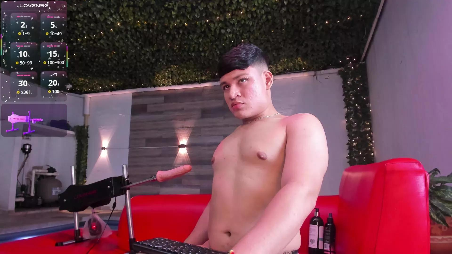 AndrewPeach on Cam4 