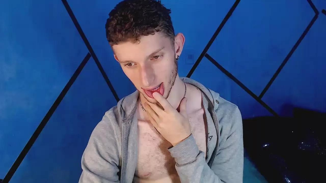 andrewxbii on Cam4 