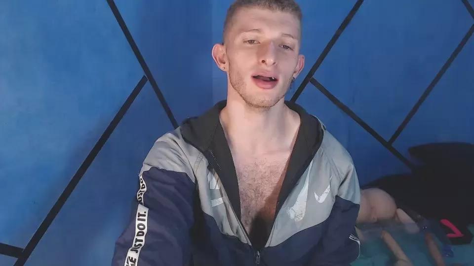 andrewxbii on Cam4 