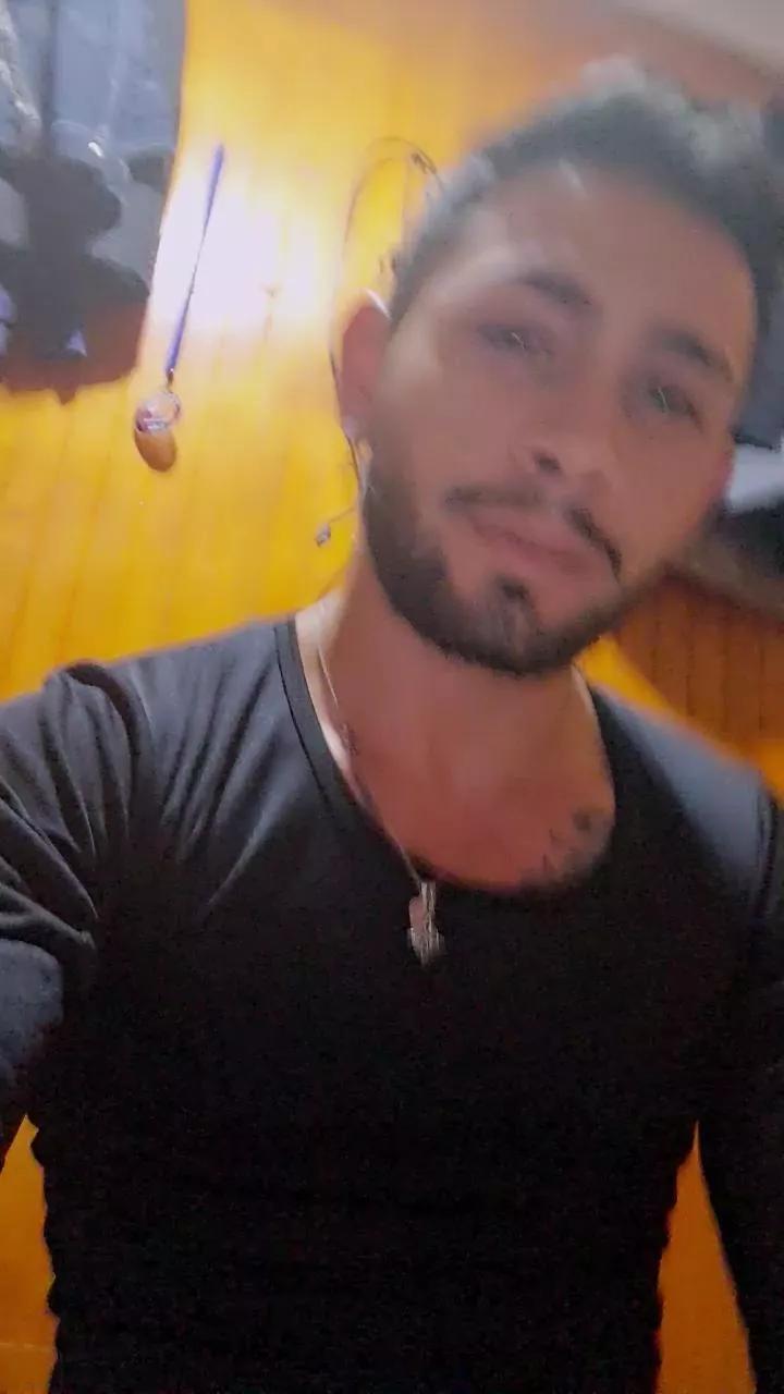 andylondra on Cam4 