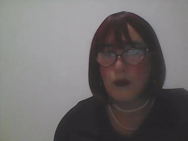 Offline AnnaTravhot on Cam4