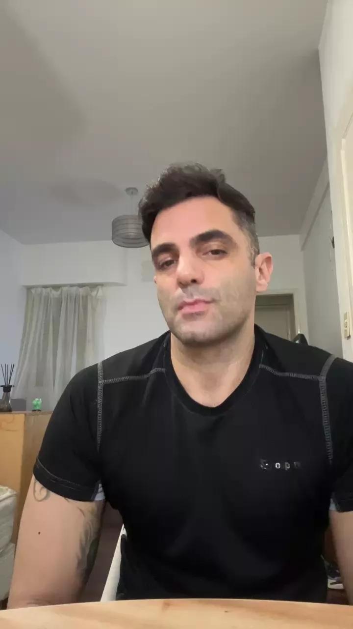 Apolomaxx on Cam4 
