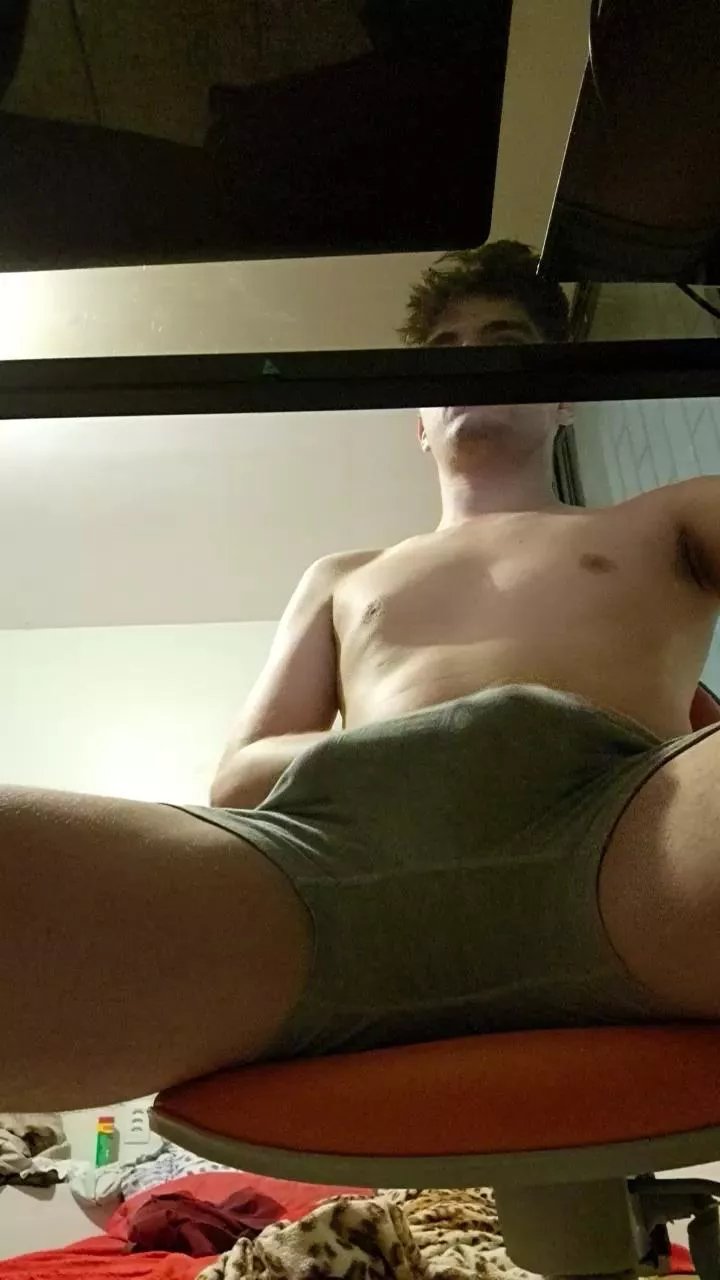 Offline arnos on Cam4