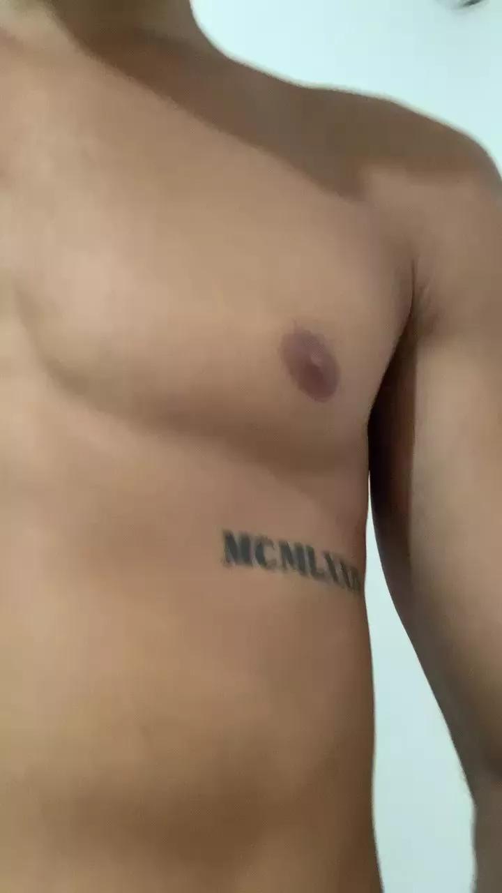Aureo021 on Cam4 