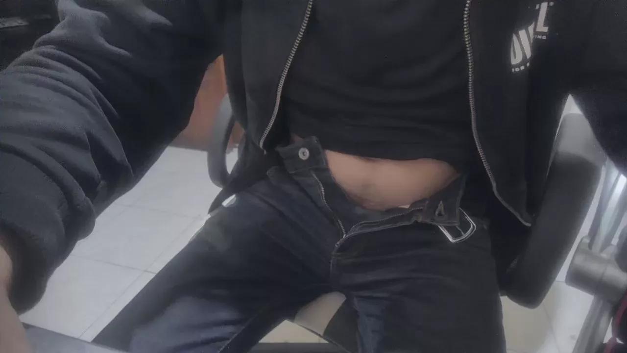 BaddBear on Cam4 