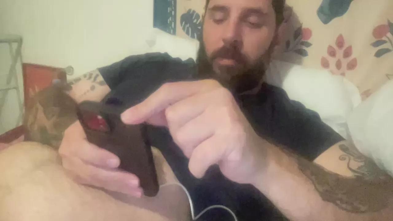 bear3393 on Cam4 