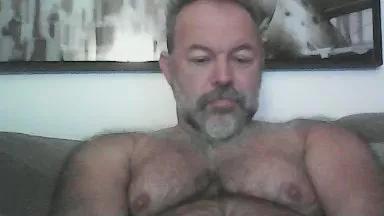 bear70s on Cam4 