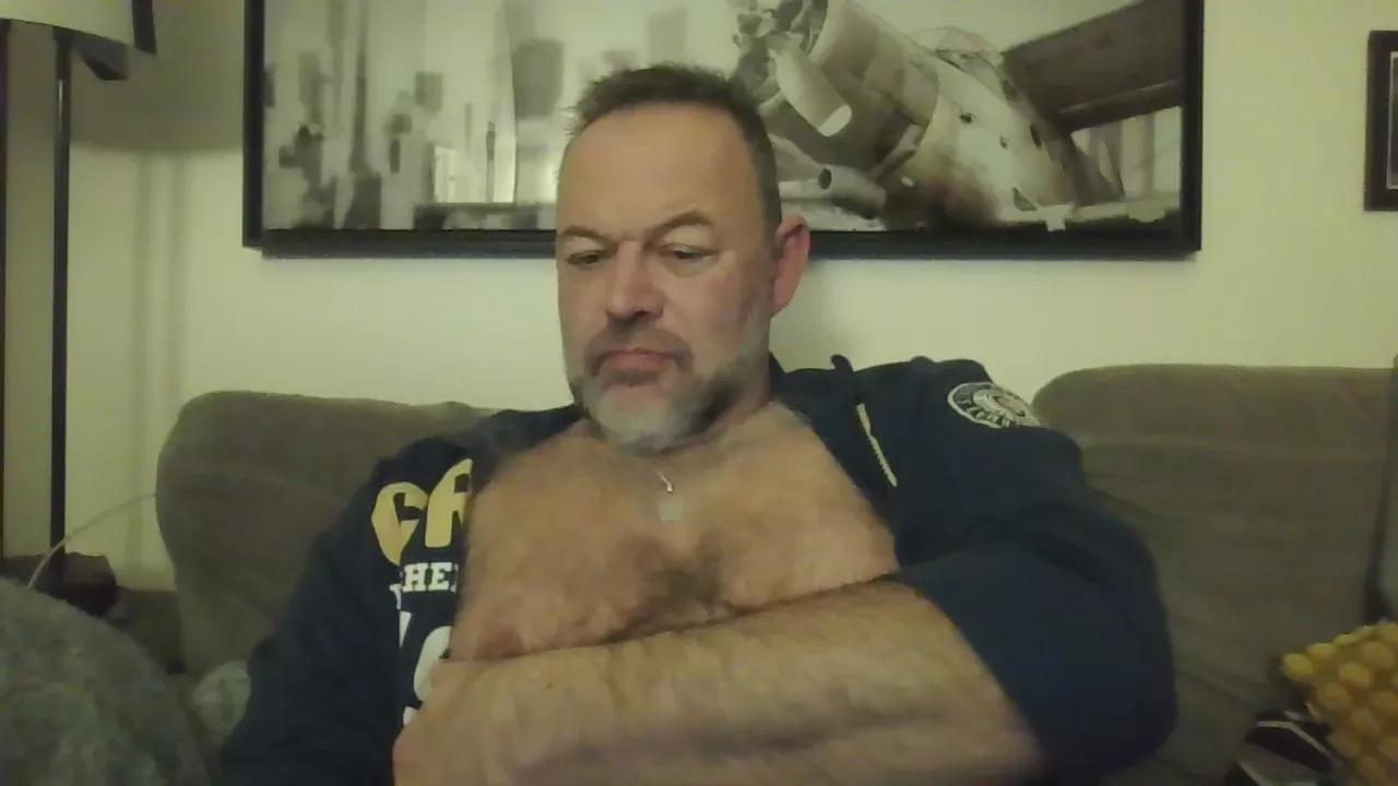 bear70s on Cam4 