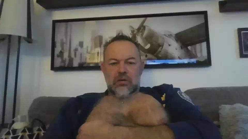 bear70s on Cam4 