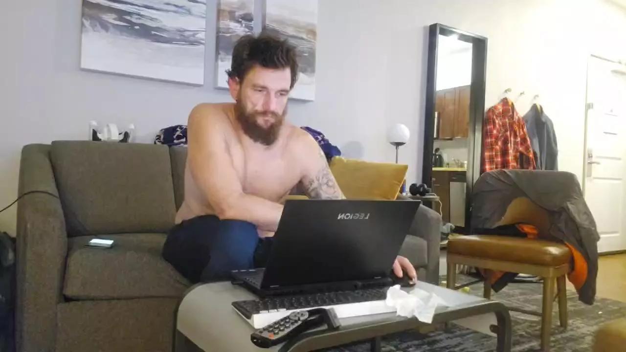 Beardedveteran on Cam4 