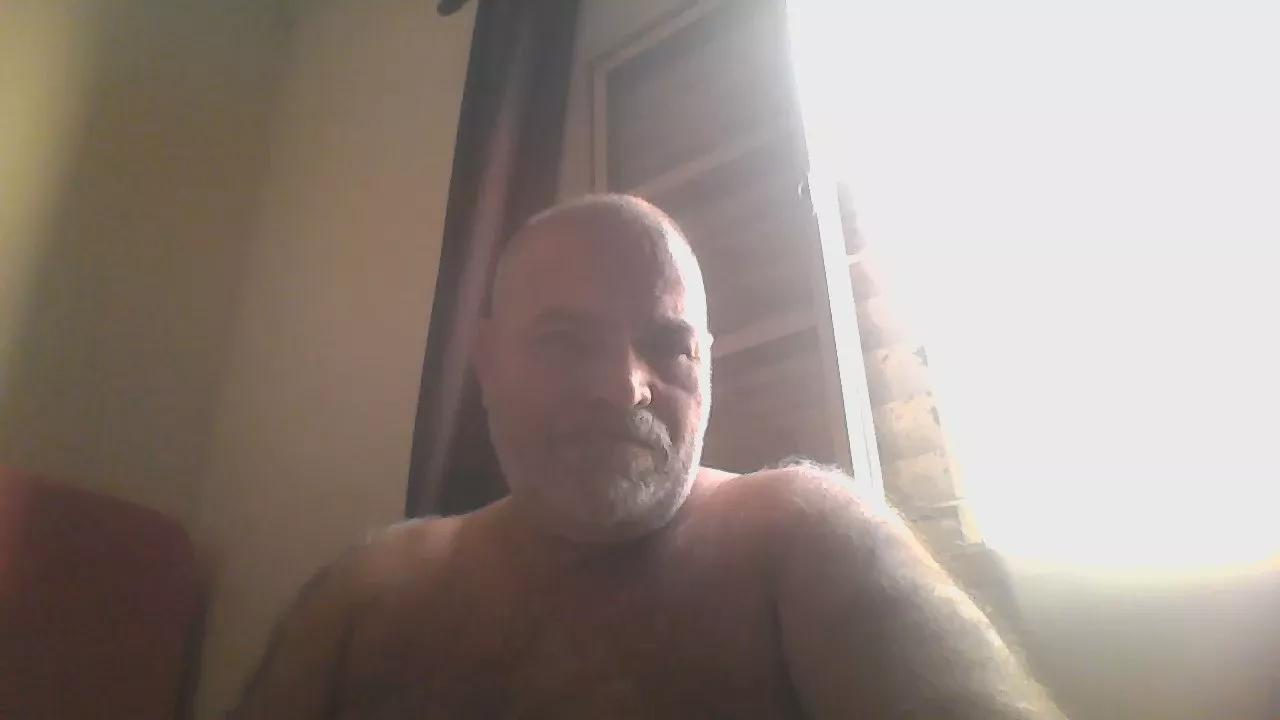 Bearoliverpcd on Cam4 