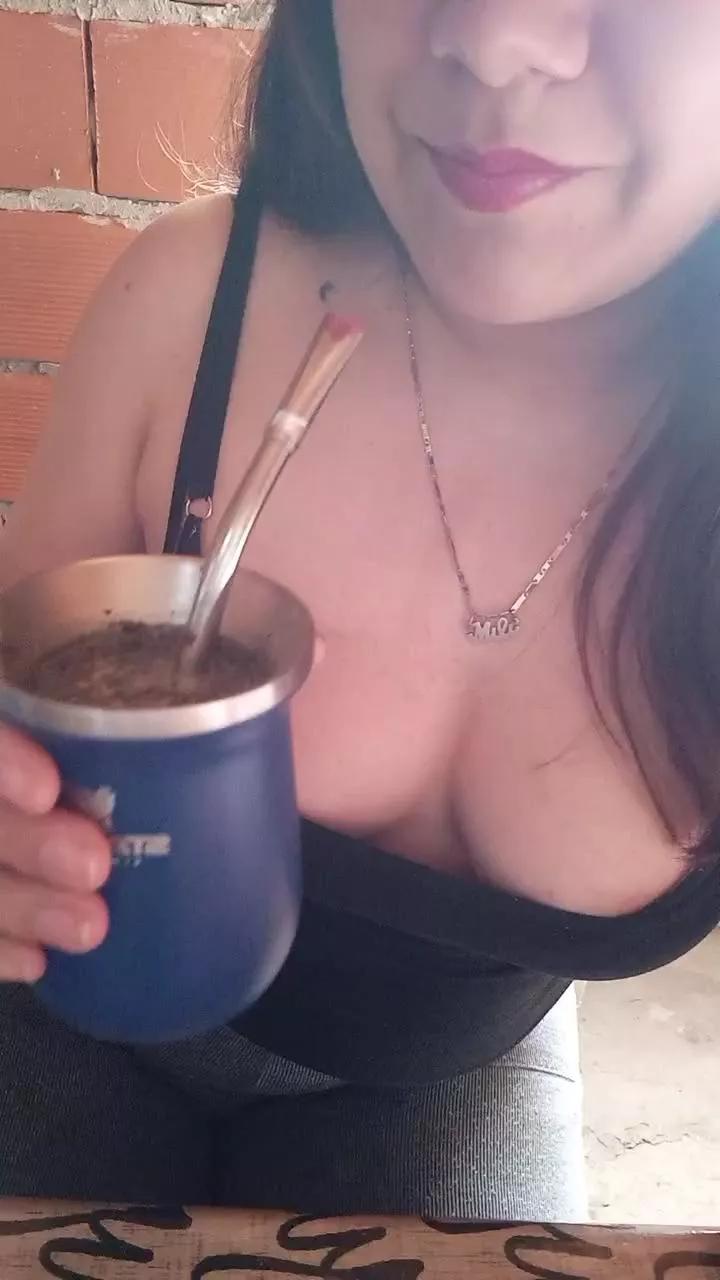 Belumi on Cam4 