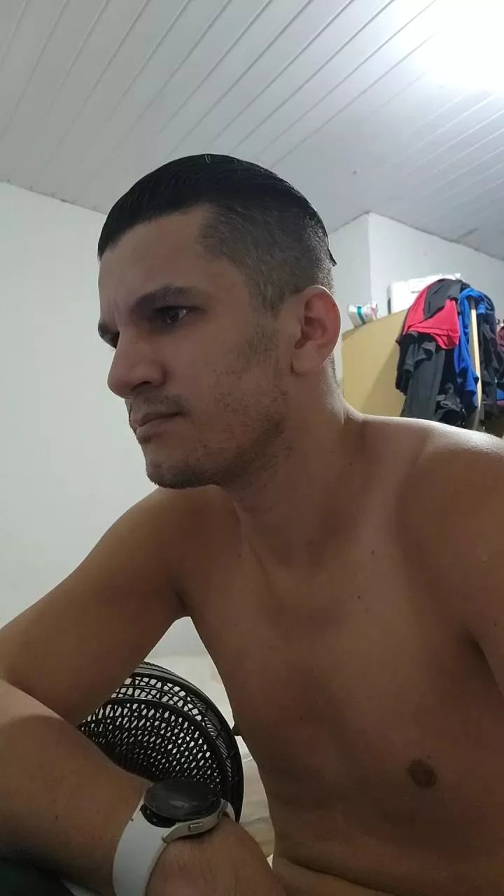 Offline bigpaulomarcelo on Cam4