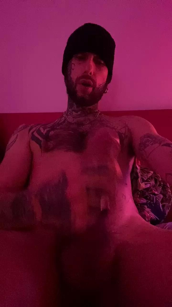 BigProfit95 on Cam4 