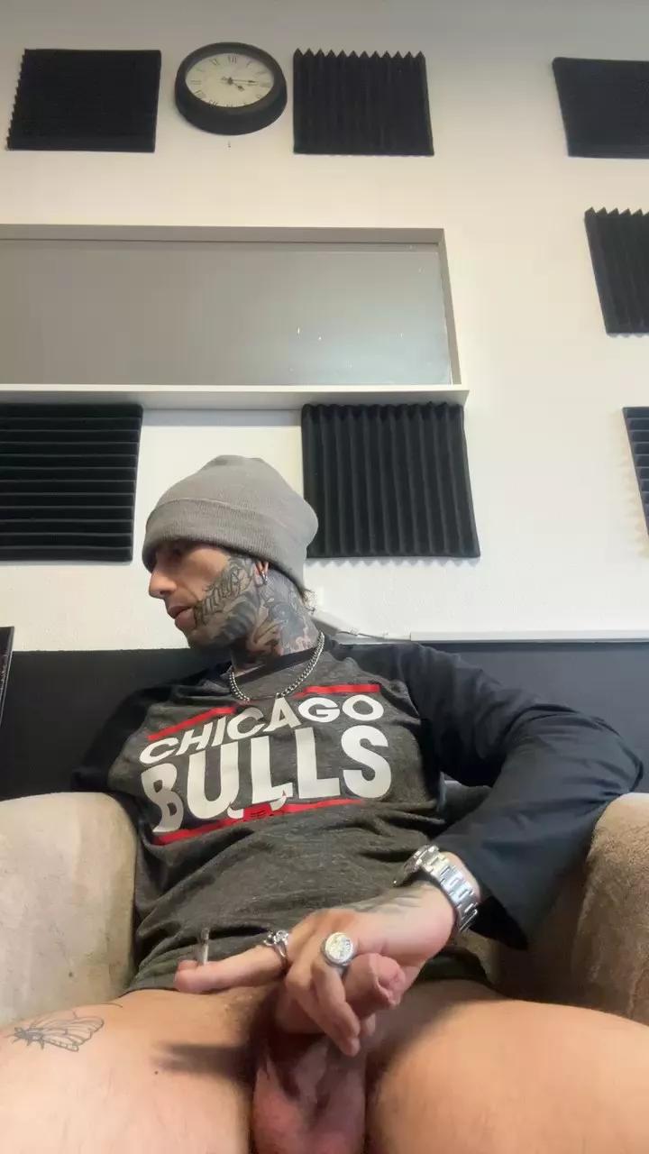 BigProfit95 on Cam4 