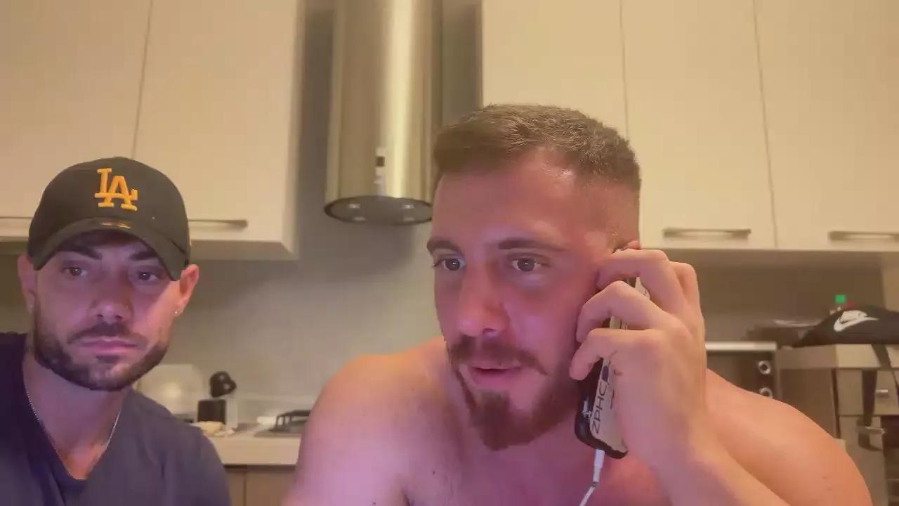 Bigwhitebull on Cam4 