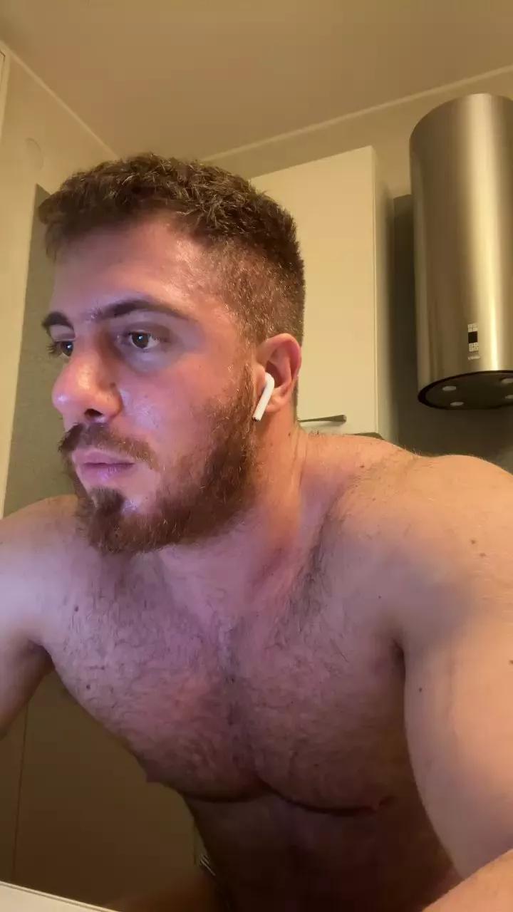 Bigwhitebull on Cam4 