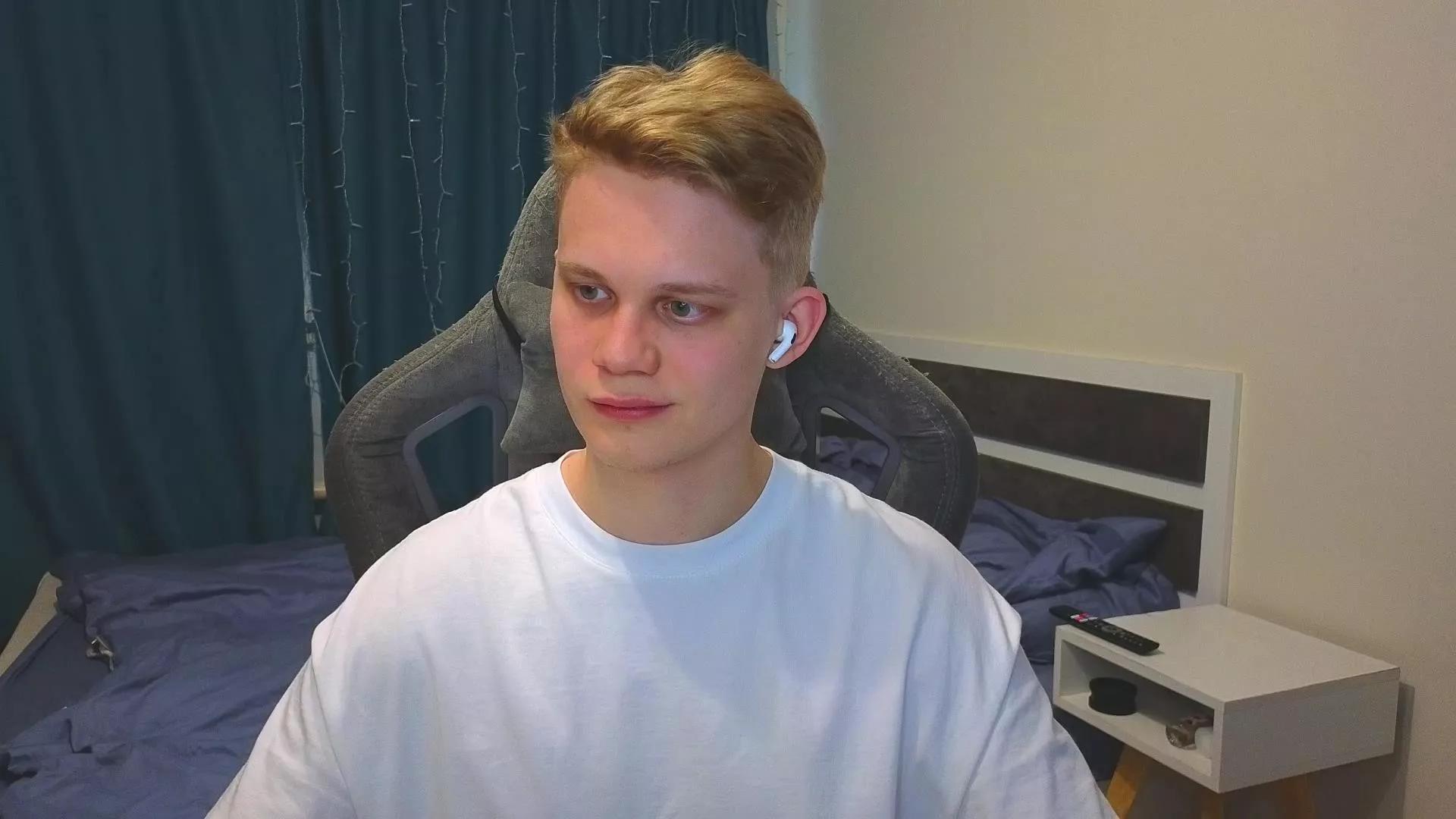 Blessed_couple on Cam4 