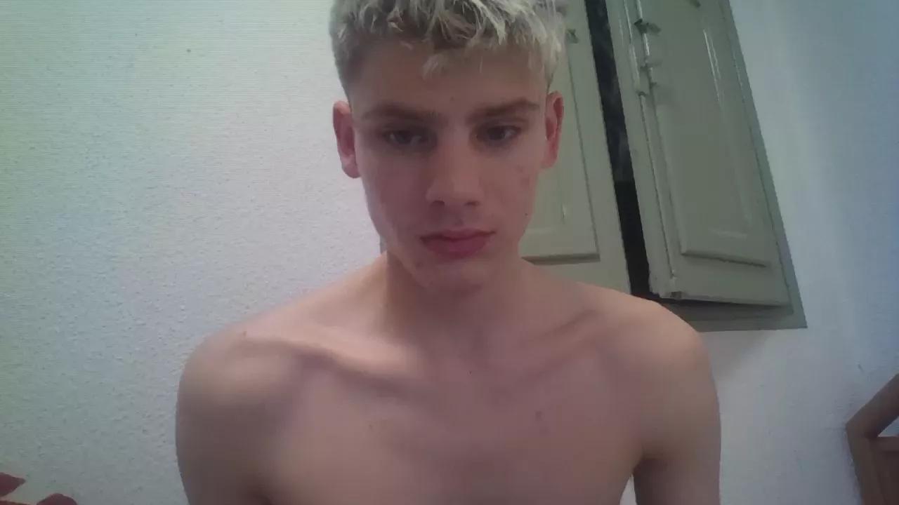 BoyBlondSweet on Cam4 