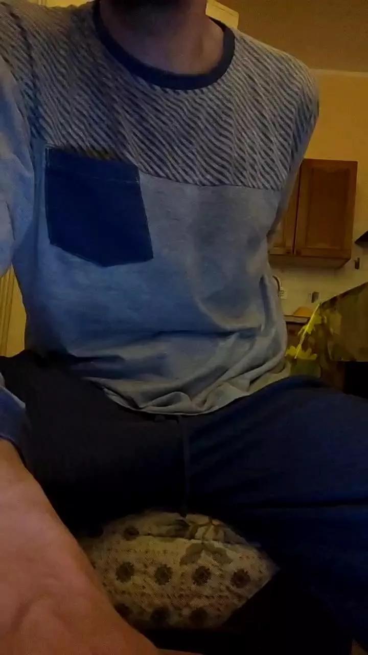 bull175 on Cam4 