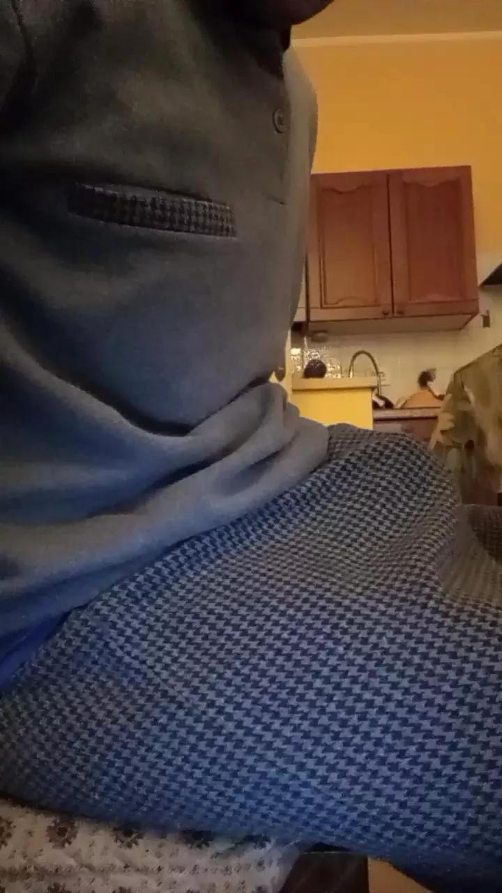 bull175 on Cam4 