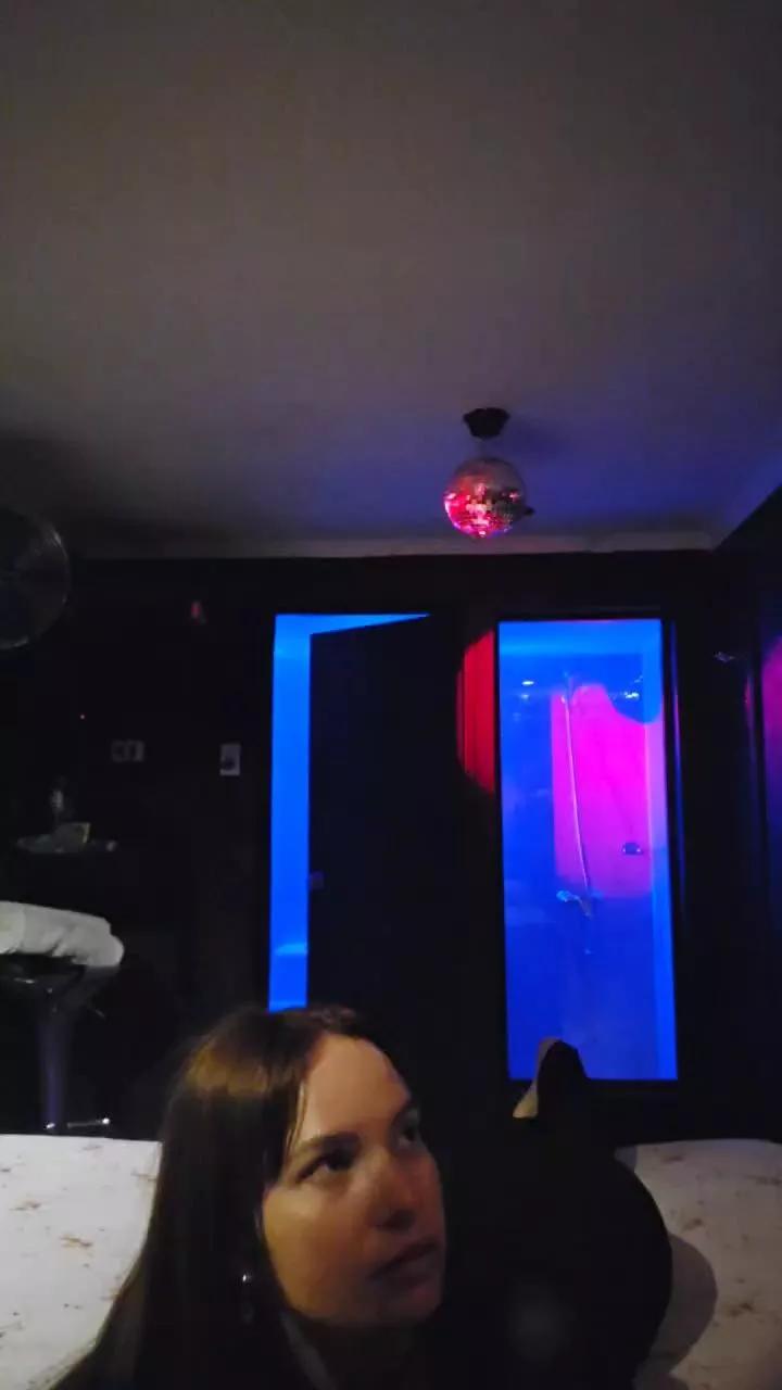 Cabanas2022 on Cam4 
