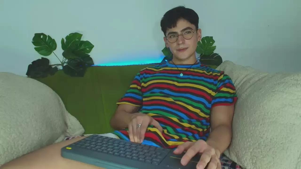 CamiiGuzman on Cam4 
