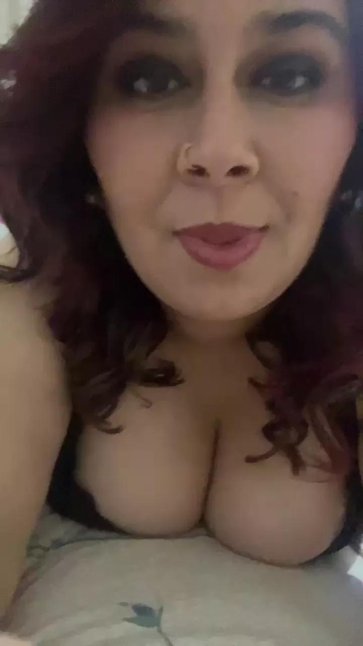 Caperucita882 on Cam4 