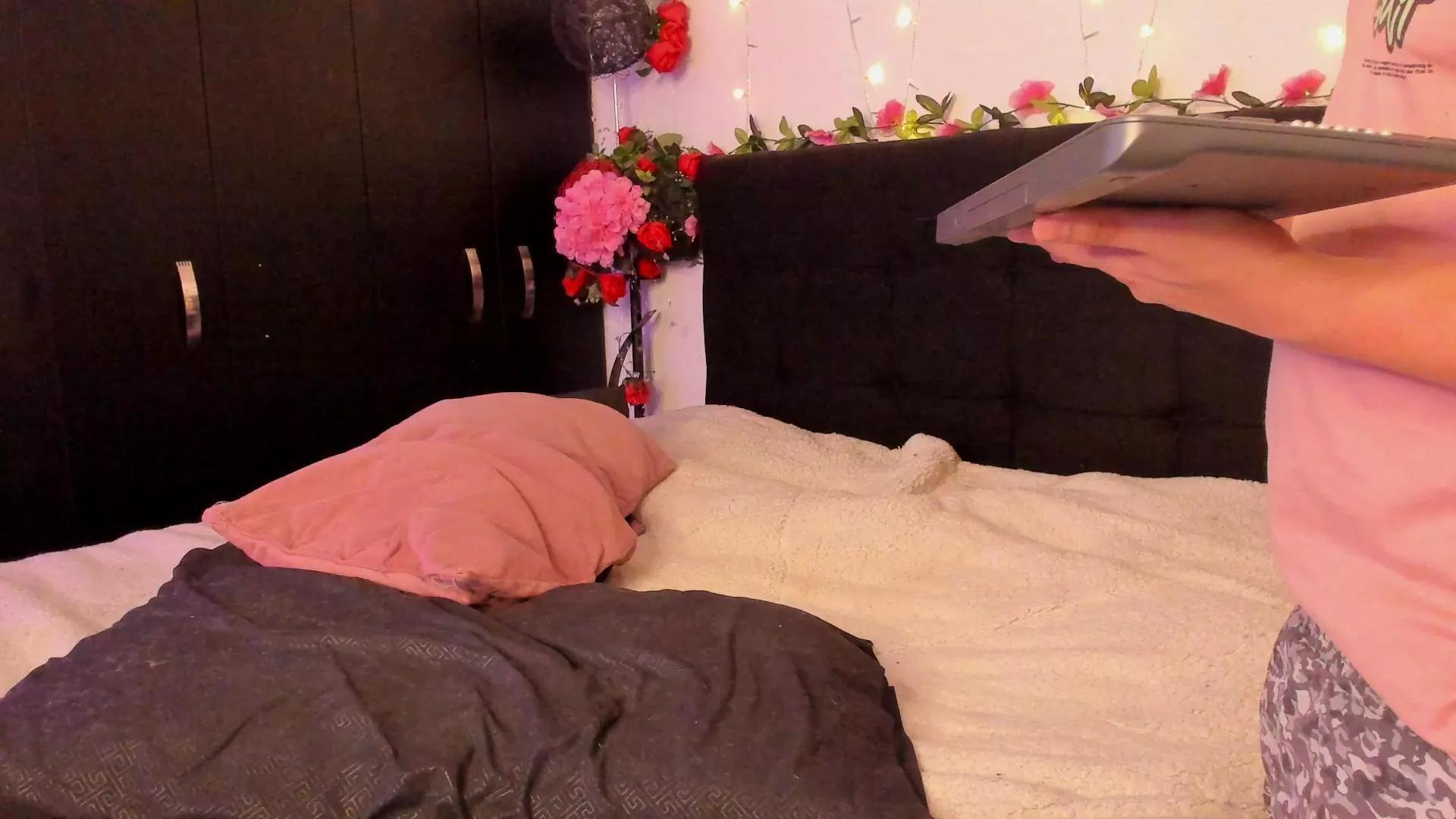 Carlaxdreams on Cam4 