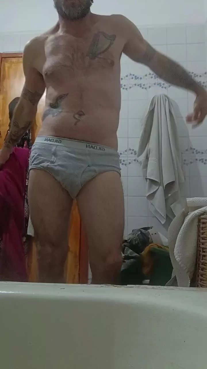 Offline Carlitos12 on Cam4