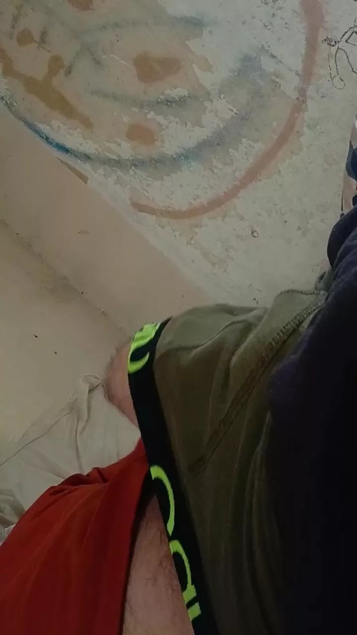 Offline Carlitos12 on Cam4