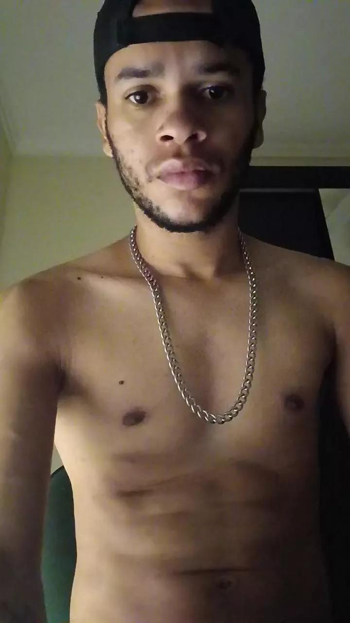 Carlosxntos on Cam4 