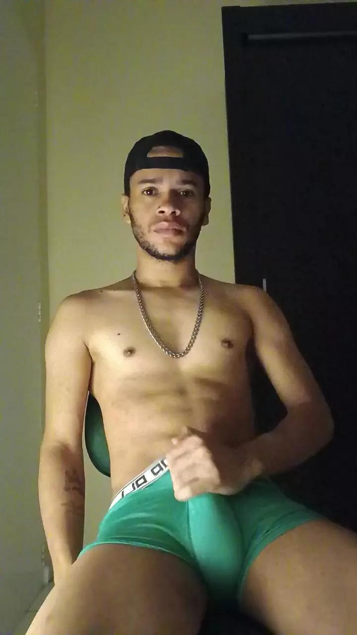 Carlosxntos on Cam4 