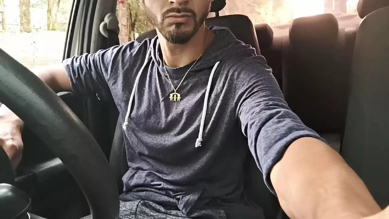 Offline cezargaucho2025 on Cam4