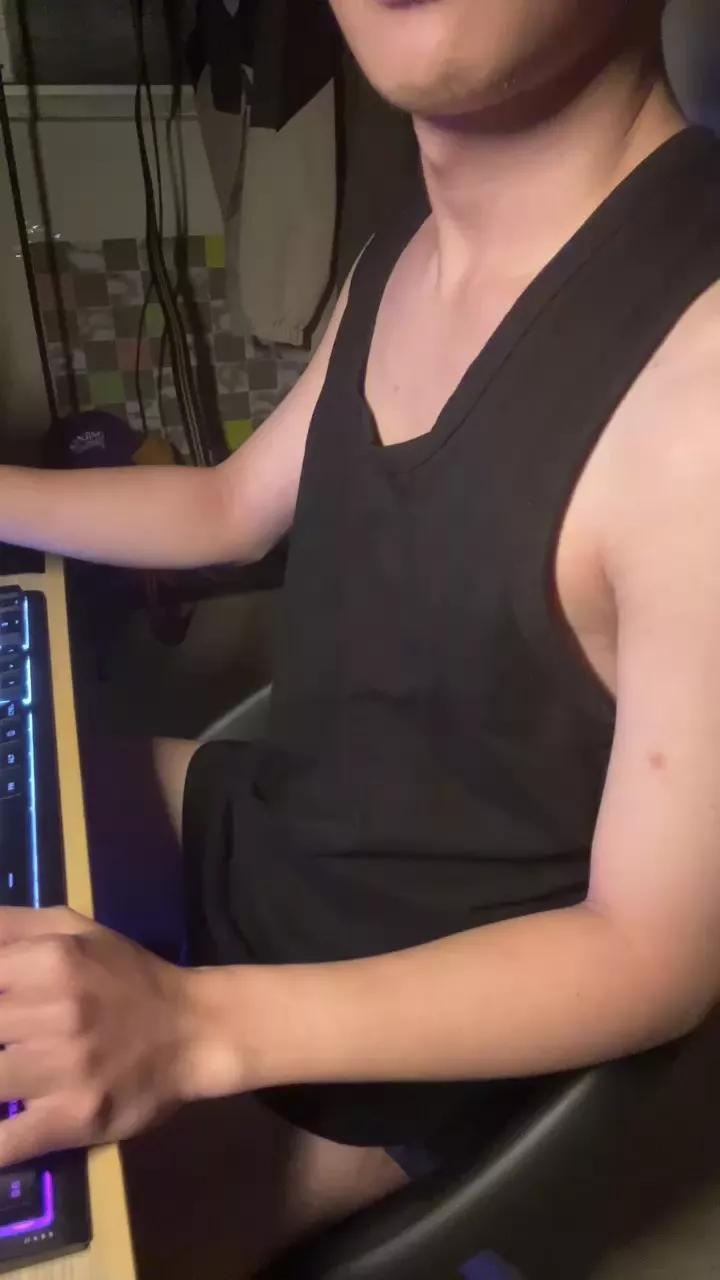 Charles_hotdog on Cam4 
