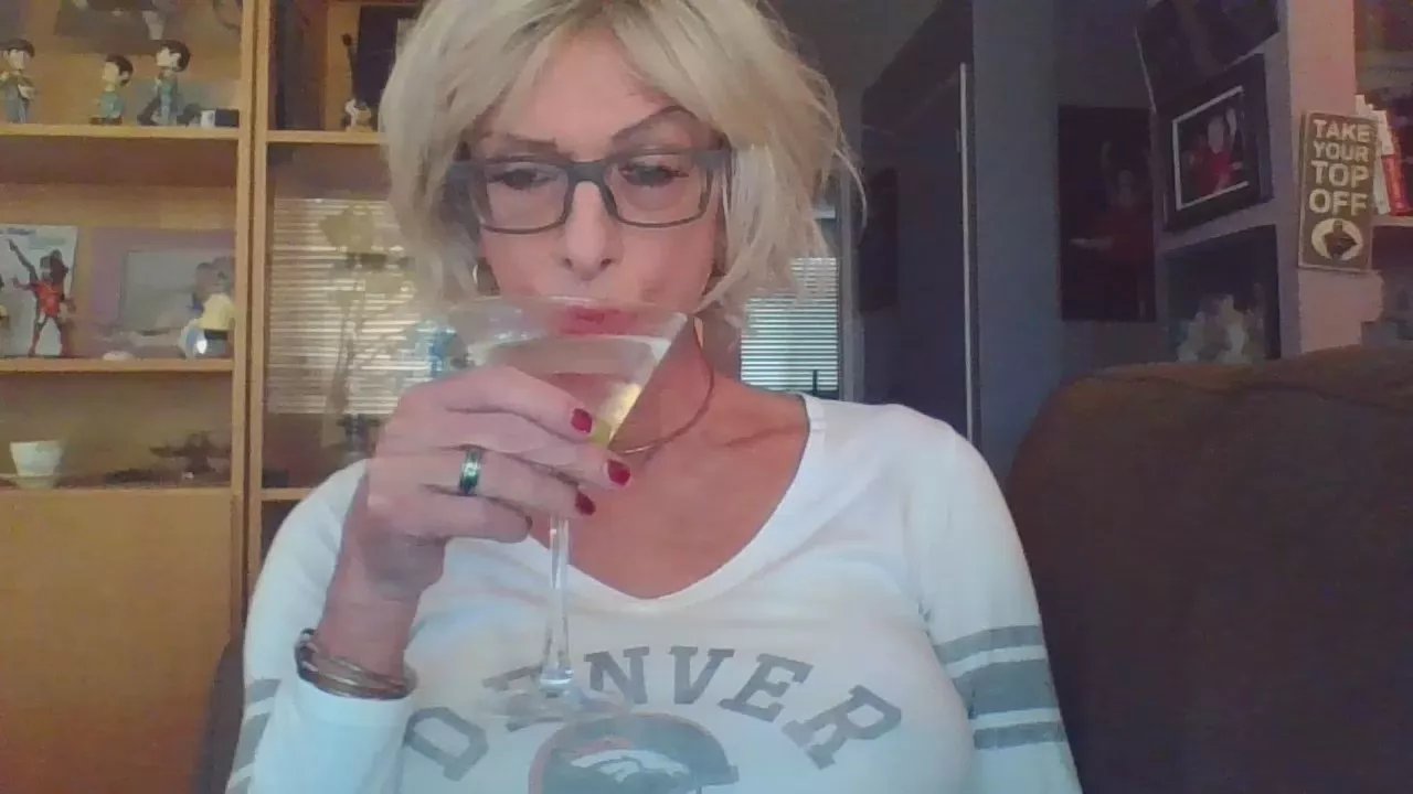 Offline chickinrock on Cam4