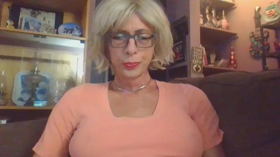 Offline chickinrock on Cam4