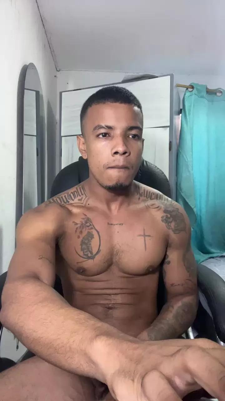 Chris_fendi on Cam4 