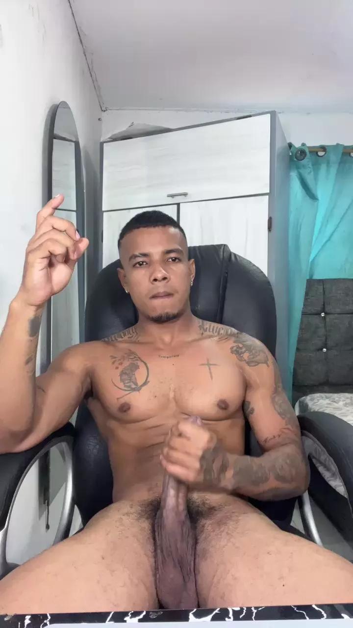 Chris_fendi on Cam4 